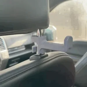 خطّاف قابل للإزالة يُثبت على مسند الرأس في السيارة